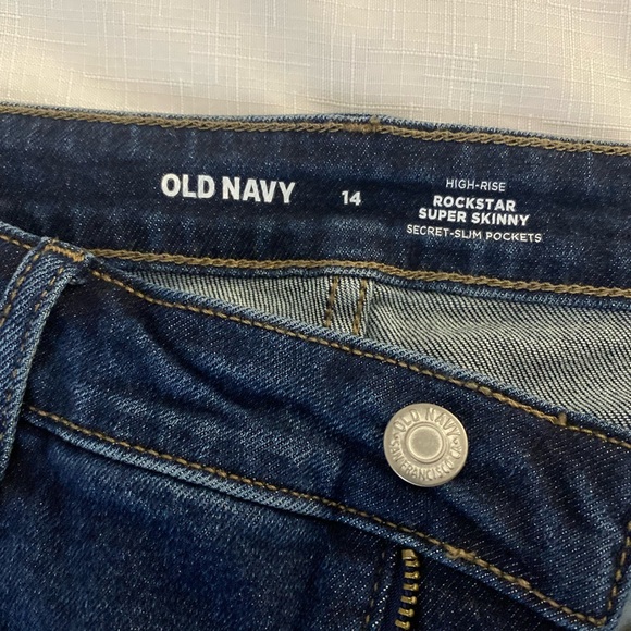 Old Navy High Rise RockStar Super Skinny Jeans - Picture 3 of 3